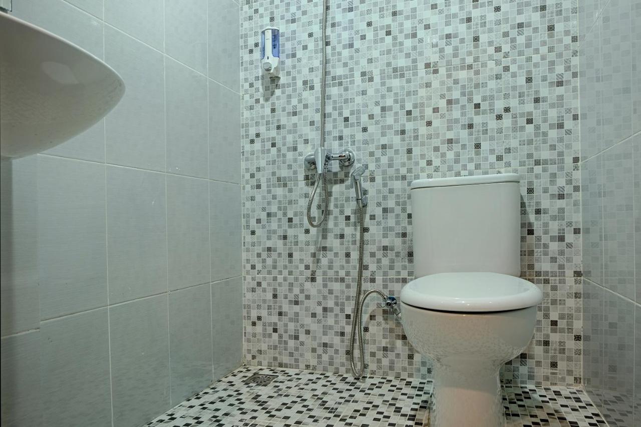 Super Oyo 2756 Anata Hotell Makassar Exteriör bild