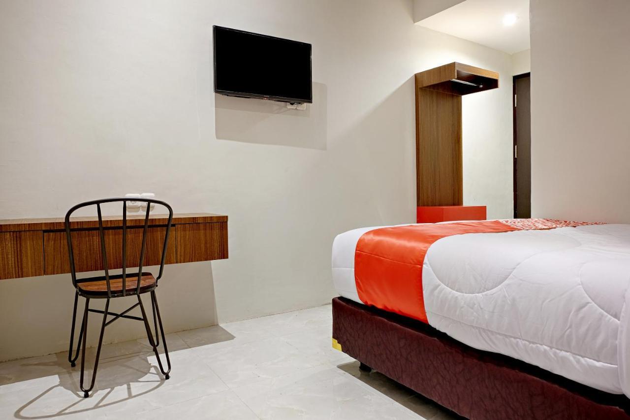 Super Oyo 2756 Anata Hotell Makassar Exteriör bild